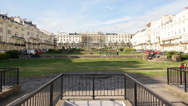 File:Regency Square, looking North (Brighton 2017-09).jpg