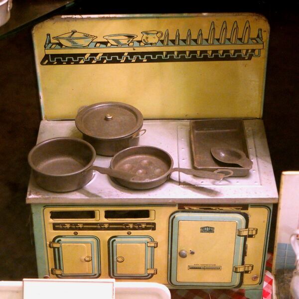 File:Spirit-Fired Stove (Mettoy Playthings).jpg