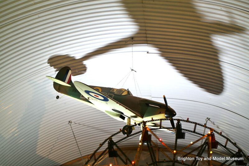 File:Spitfire fighter plane, six foot rc model (Robert Brown).jpg