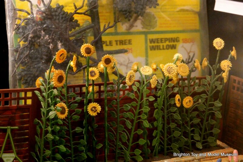 File:Sunflowers, Britains Floral Garden (BTMM 2021).jpg