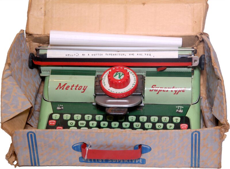 File:Supertype toy typewriter, open box (Mettoy 4317).jpg