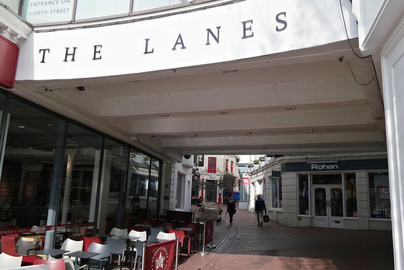 File:The Lanes, Hanningtons Corner signage (Brighton 2019-04-24).jpg