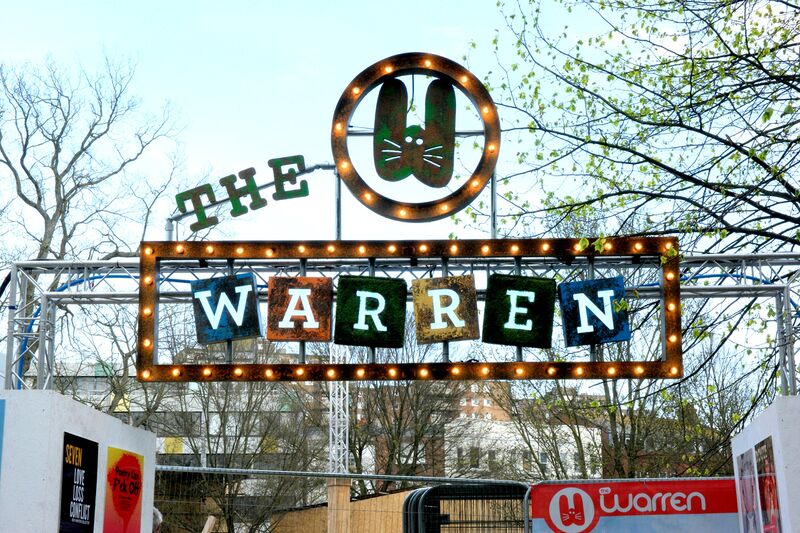 File:The Warren, entrance (2015).jpg
