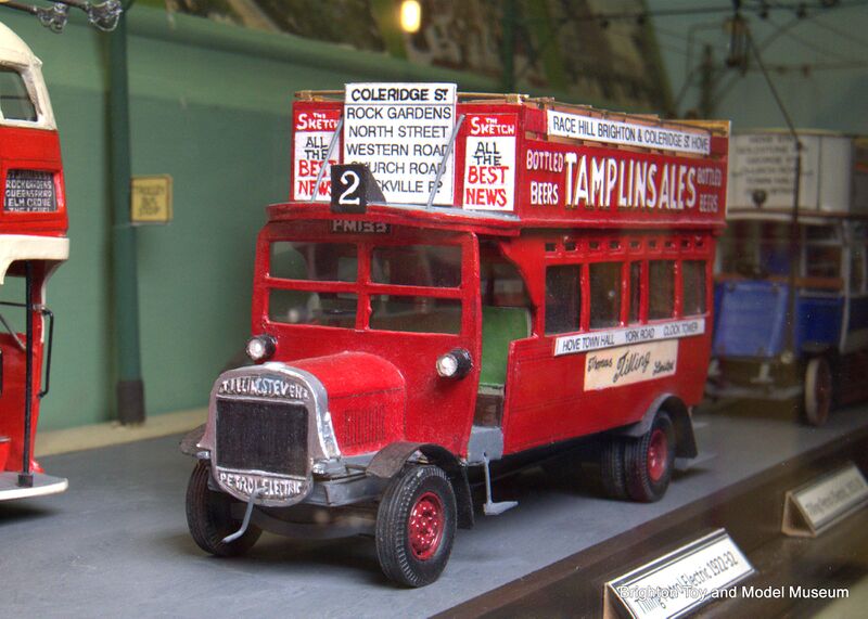 File:Thomas Tilling petrol-electric bus, later, angled (Ken Allbon).jpg