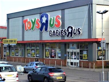 2018: Toys R Us Brighton Store, exterior, during closing period