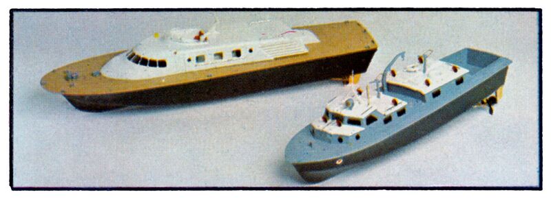File:Vosper W30 and W40 Twin and Triple Screw model boats (RovexCat 1970).jpg