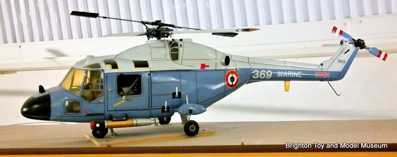 File:Westland Lynx radio-controlled helicopter, Marine 369, side (Gordon Bowd).jpg