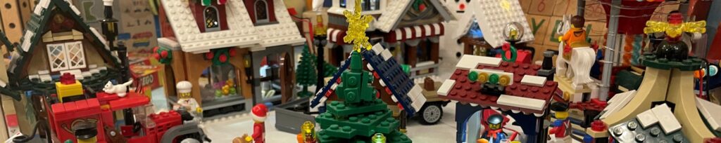 Seasonal winter Christmas Lego display.               Brighton Toy and Model Museum, photo by Callum Whatmore (December 2023)